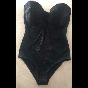 Lilyette 40DD/E Body shaper.